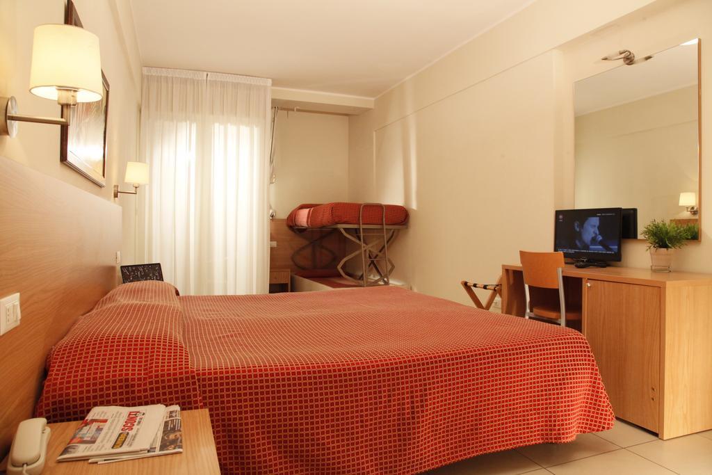 Hotel Majorca Sul Mare In Centro A ริชโชเน ภายนอก รูปภาพ