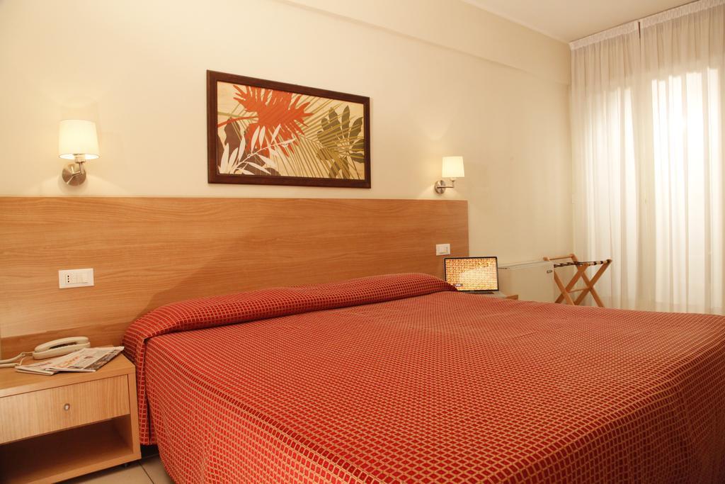 Hotel Majorca Sul Mare In Centro A ริชโชเน ห้อง รูปภาพ