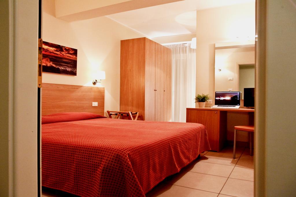 Hotel Majorca Sul Mare In Centro A ริชโชเน ห้อง รูปภาพ
