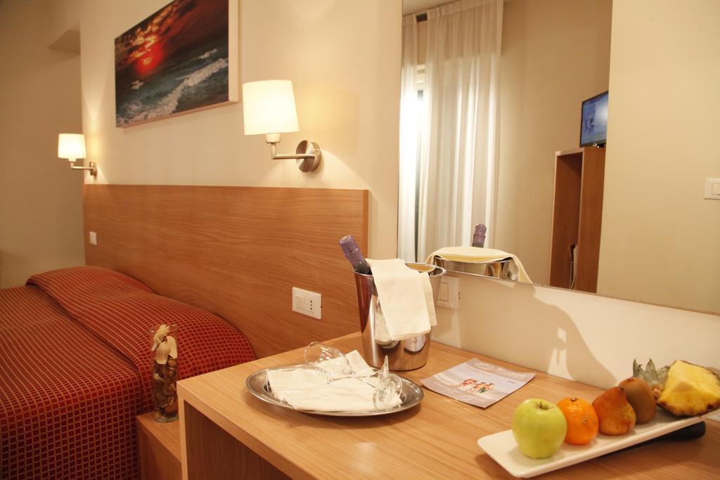 Hotel Majorca Sul Mare In Centro A ริชโชเน ห้อง รูปภาพ