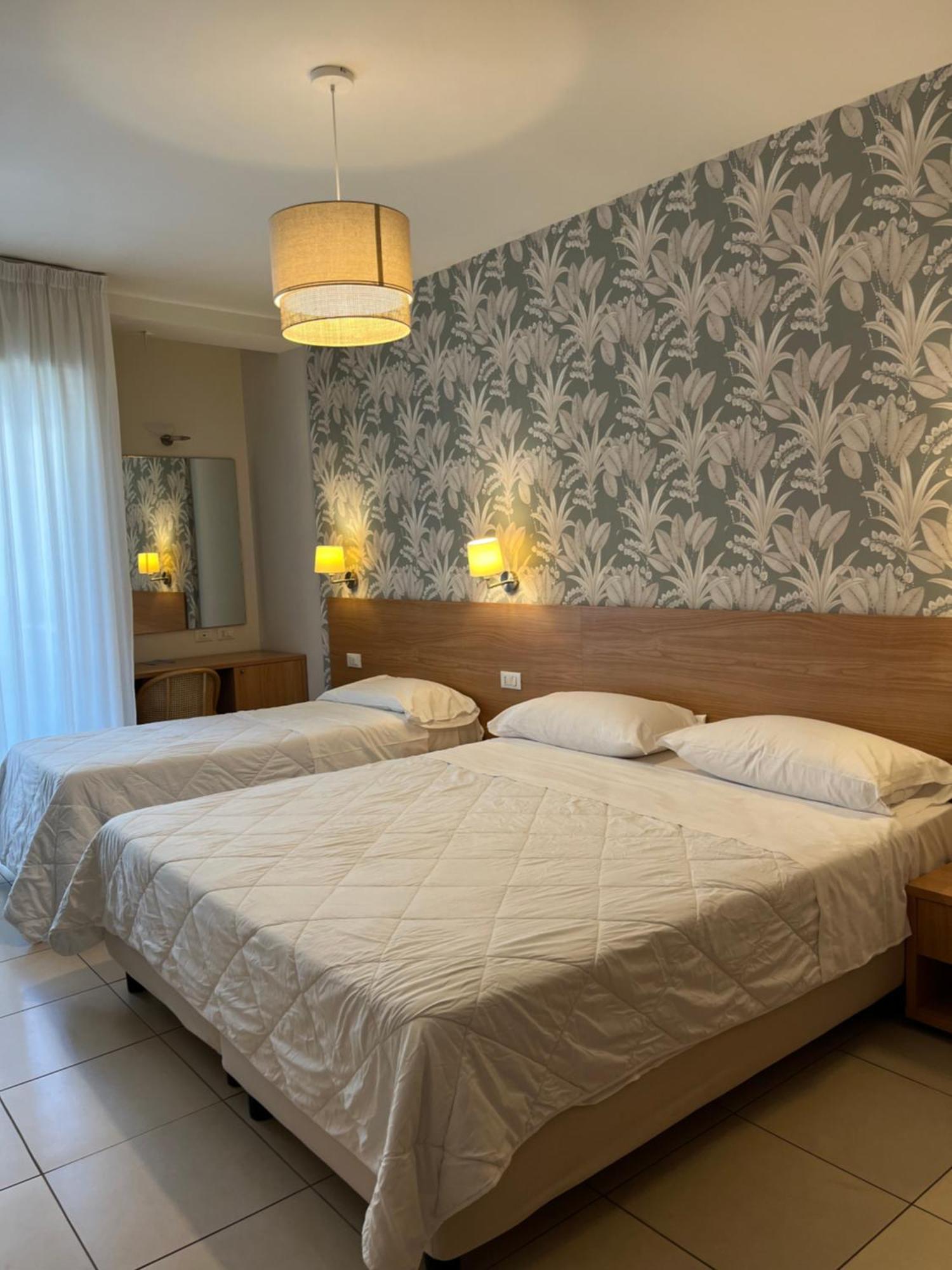 Hotel Majorca Sul Mare In Centro A ริชโชเน ภายนอก รูปภาพ