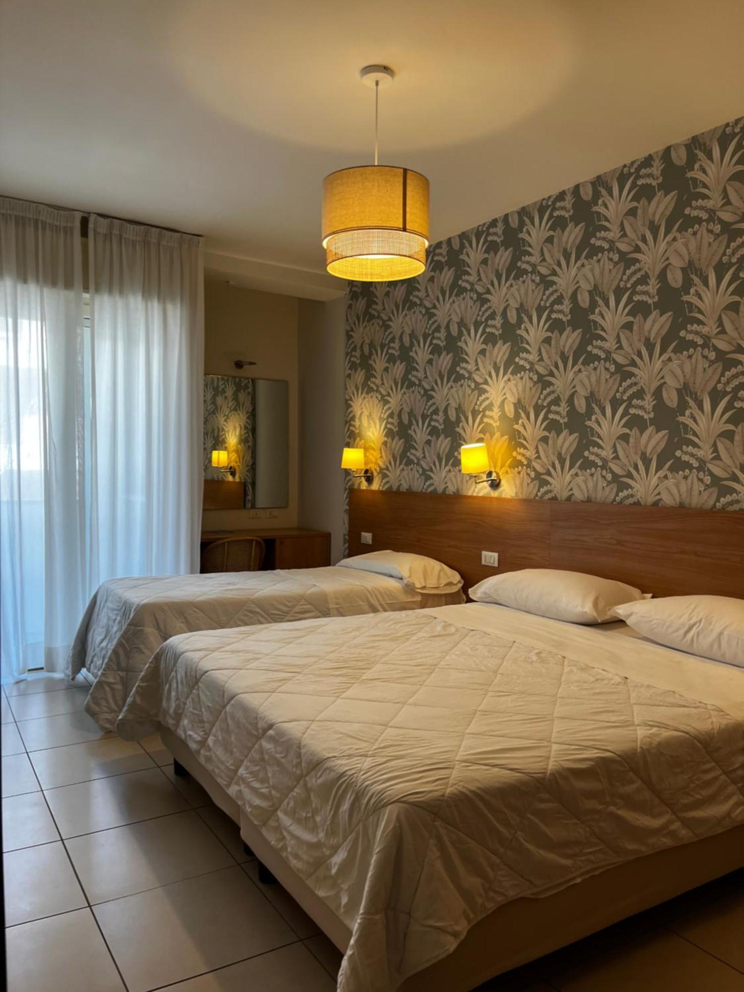 Hotel Majorca Sul Mare In Centro A ริชโชเน ภายนอก รูปภาพ