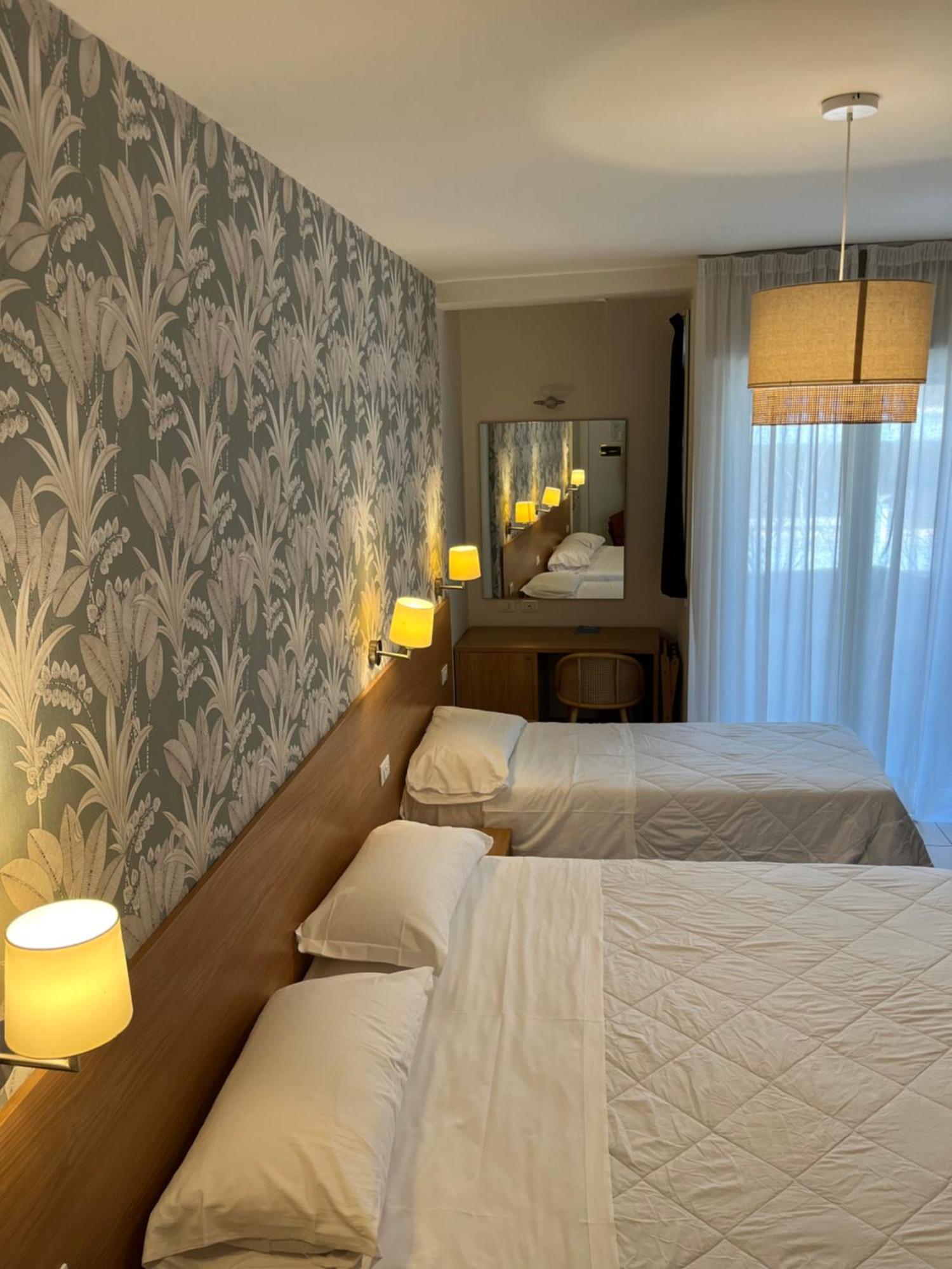 Hotel Majorca Sul Mare In Centro A ริชโชเน ภายนอก รูปภาพ